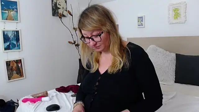 Snapshot of OlgaPavlova chatting on February 2026 01:22:02 PM OlgaPavlova online show from February 2026 01:22:02 PM