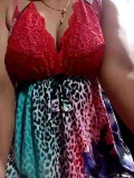 Snapshot of Tanya_Sharma98 chatting on December 2025 12:33:02 PM Tanya Sharma98 online show from December 2025 12:33:02 PM