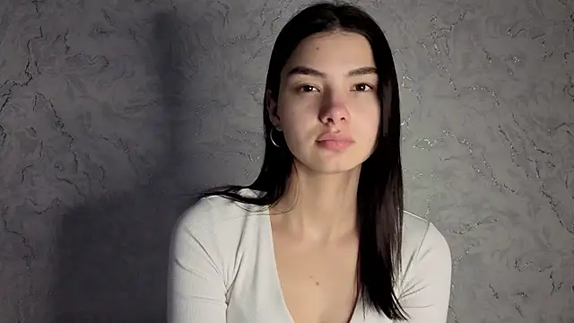 Laura Sunday online show from February 2026 12:23:01 PM