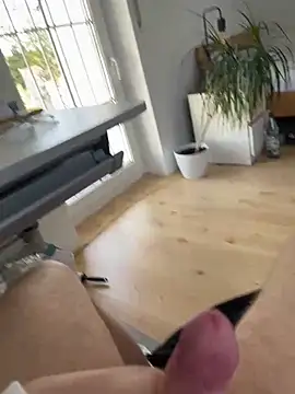 hannes256102 online show from April 2026 09:38:01 AM