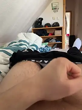 hannes256102 online show from March 2026 10:42:01 AM