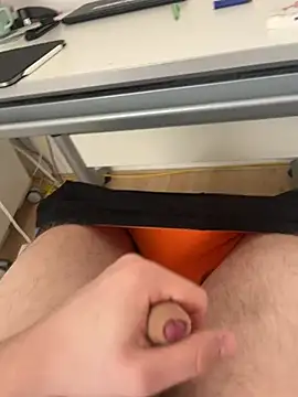 hannes256102 online show from March 2026 11:55:02 AM