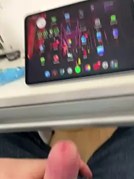 hannes256102 online show from April 2026 03:14:01 PM