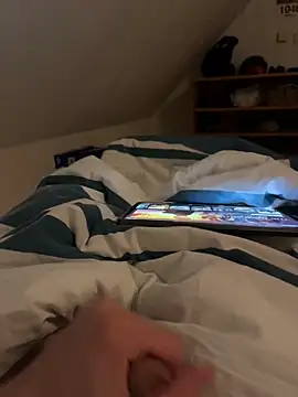 hannes256102 online show from April 2026 09:43:02 PM