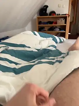 hannes256102 online show from April 2026 01:17:01 PM