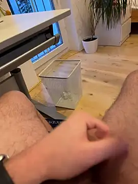 hannes256102 online show from February 2026 04:27:01 PM