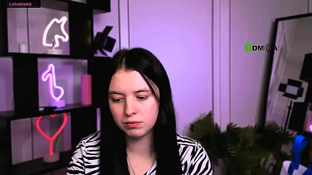 Snapshot of diara_ti chatting on December 2025 07:18:01 PM diara ti online show from December 2025 07:18:01 PM