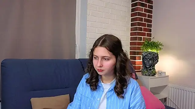 DanetteSaab online show from December 2025 07:12:01 PM