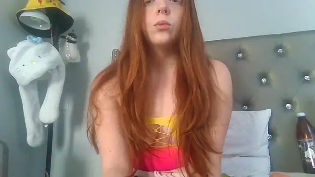 Snapshot of RedRubyRed chatting on December 2025 05:11:01 PM RedRubyRed online show from December 2025 05:11:01 PM