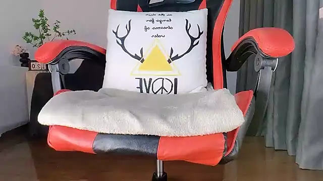 Nina-- online show from March 2026 01:25:01 PM