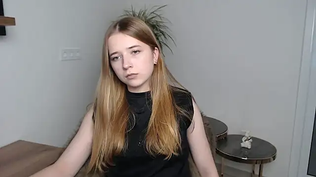 Snapshot of SweetBellaa_ chatting on December 2025 01:21:01 PM SweetBellaa online show from December 2025 01:21:01 PM