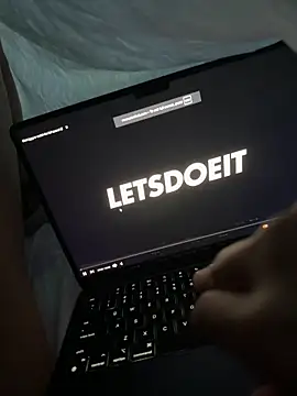 aurelius6975 online show from February 2026 03:11:02 PM