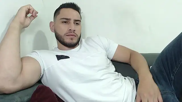 Snapshot of Seank_Noszka chatting on December 2025 08:14:01 PM Seank Noszka online show from December 2025 08:14:01 PM