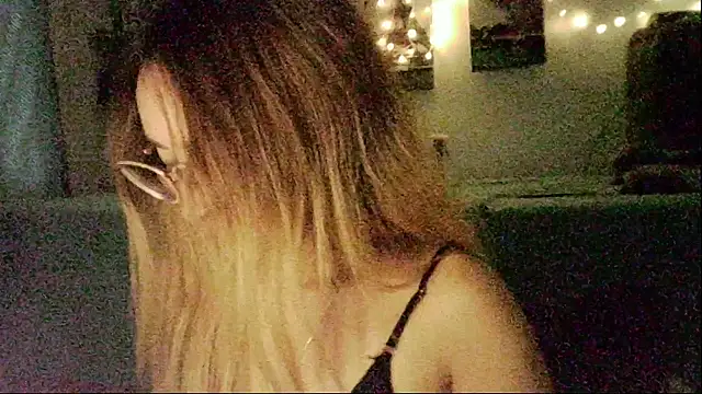 LunaRush online show from December 2025 09:04:01 PM