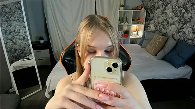 Katy Midocalm online show from December 2025 06:02:01 AM