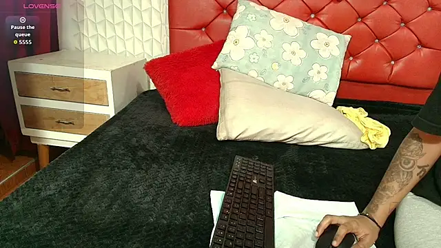 Elizabetth Roman online show from March 2026 07:59:01 PM