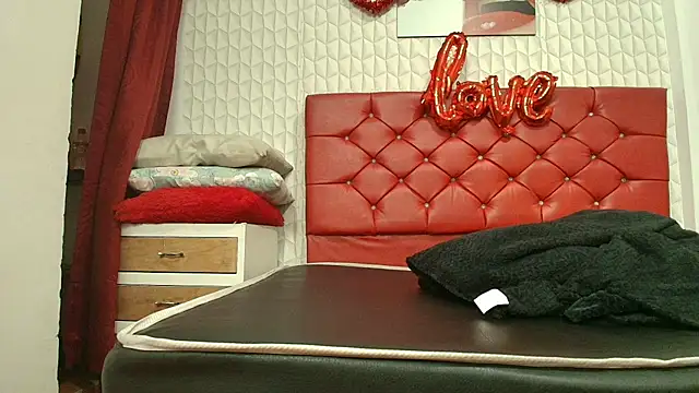 Elizabetth Roman online show from March 2026 06:59:02 PM