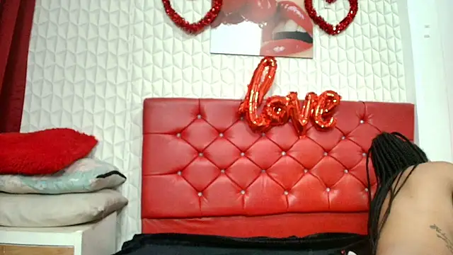 Elizabetth Roman online show from April 2026 08:32:02 PM