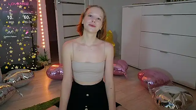 Lace Thrill online show from May 2026 11:31:01 PM