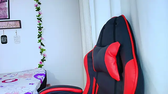 sara santana   online show from December 2025 12:48:01 AM