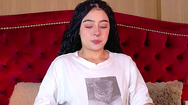 TaniaRedd  online show from December 2025 01:39:02 PM