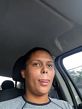 Pretinha08001 online show from May 2026 01:37:02 PM