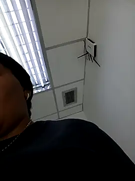 VaneandRossy online show from February 2026 02:15:01 PM