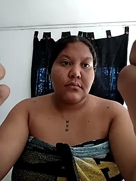 Snapshot of VaneandRossy chatting on May 2026 12:43:01 PM VaneandRossy online show from May 2026 12:43:01 PM