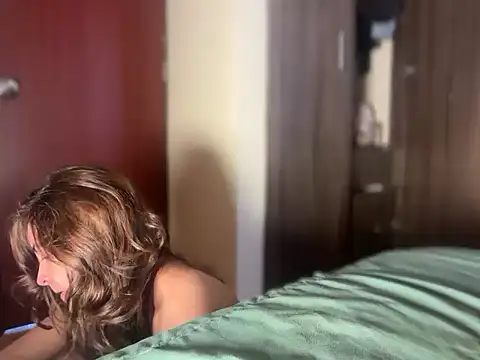 miaferrer777 online show from March 2026 04:18:02 PM