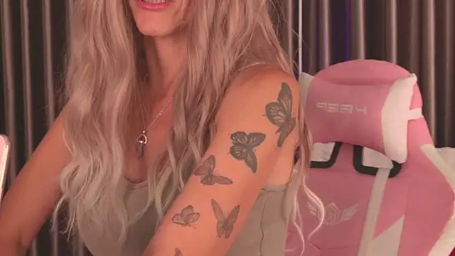 betty xoxoo online show from April 2026 10:43:02 AM