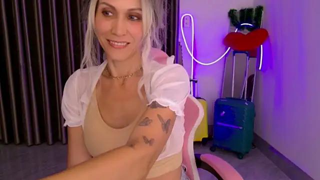 betty xoxoo online show from February 2026 01:30:01 PM