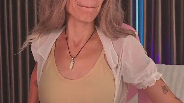 betty xoxoo online show from April 2026 12:36:01 PM