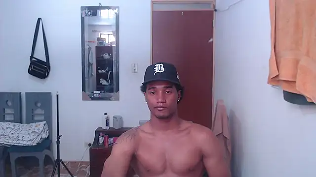 Snapshot of Dani_browx chatting on December 2025 06:35:02 PM Dani browx online show from December 2025 06:35:02 PM