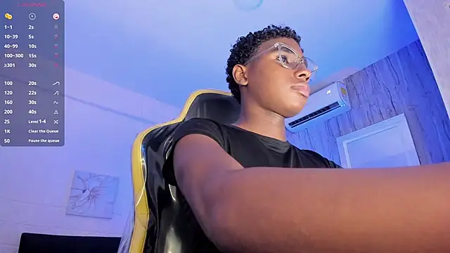 teylor lovee online show from March 2026 09:11:01 PM