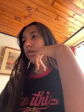 Alix Rousses21 online show from March 2026 07:16:01 PM