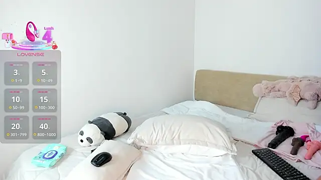 DakothaHyland  online show from February 2026 02:03:01 PM