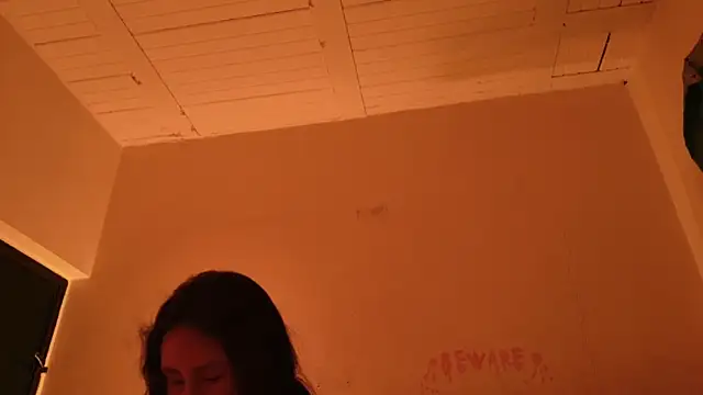 Snapshot of MoonLipsON- chatting on June 2026 01:33:02 AM MoonLipsON- online show from June 2026 01:33:02 AM