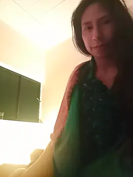 Snapshot of MoonLipsON- chatting on June 2026 04:07:01 AM MoonLipsON- online show from June 2026 04:07:01 AM