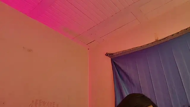 MoonLipsON- online show from April 2026 11:01:01 AM