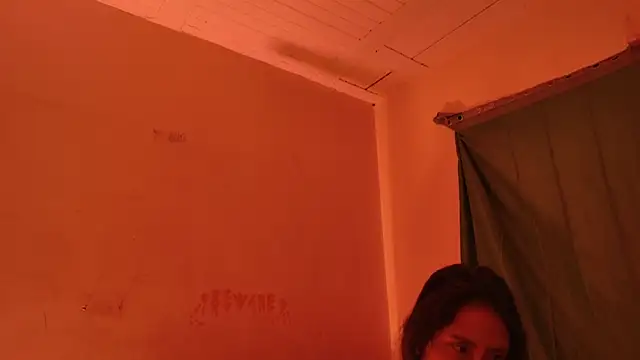 MoonLipsON- online show from April 2026 12:04:01 AM