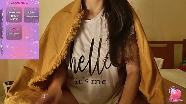 MoonLipsON- online show from January 2026 11:43:01 PM