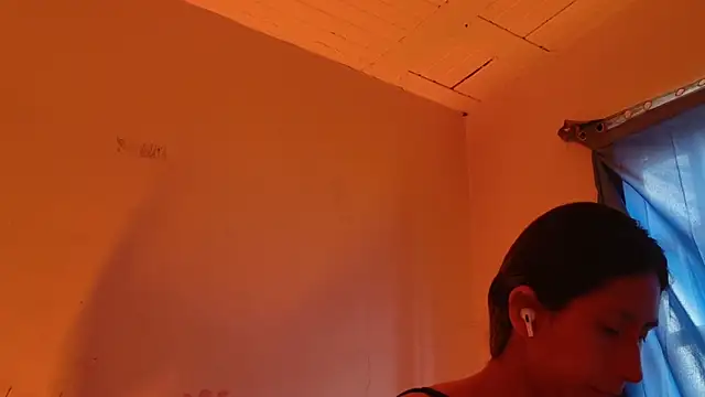MoonLipsON- online show from May 2026 05:06:02 PM