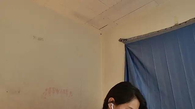 MoonLipsON- online show from April 2026 06:50:02 AM