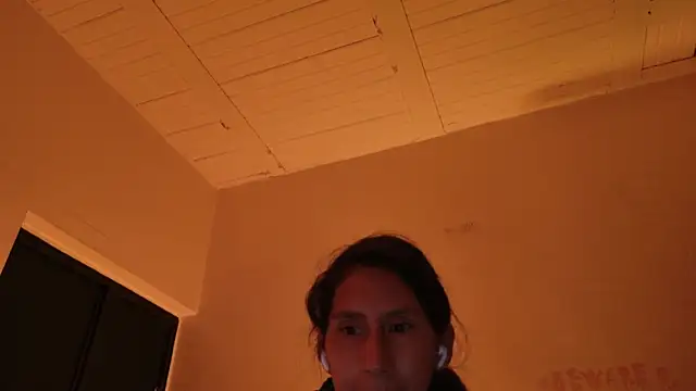 Snapshot of MoonLipsON- chatting on June 2026 12:54:01 AM MoonLipsON- online show from June 2026 12:54:01 AM