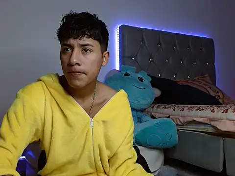 Snapshot of Sebas_Ross04 chatting on December 2025 10:59:02 PM Sebas Ross04 online show from December 2025 10:59:02 PM