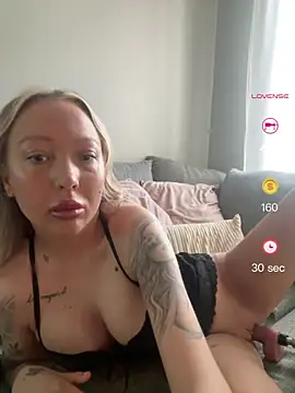 Sannababyy online show from April 2026 03:42:02 PM