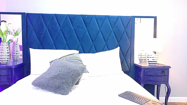 AnnieLeigt online show from March 2026 12:33:02 PM