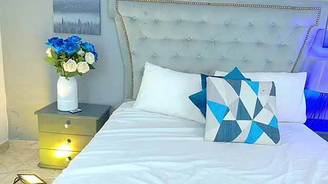 AnnieLeigt online show from March 2026 12:24:01 PM