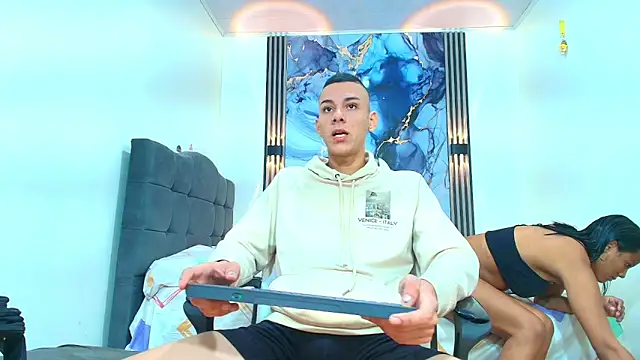 Valentina and sneider  online show from February 2026 07:11:01 PM