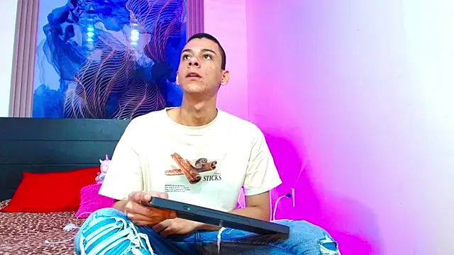 Valentina and sneider  online show from April 2026 10:05:02 PM